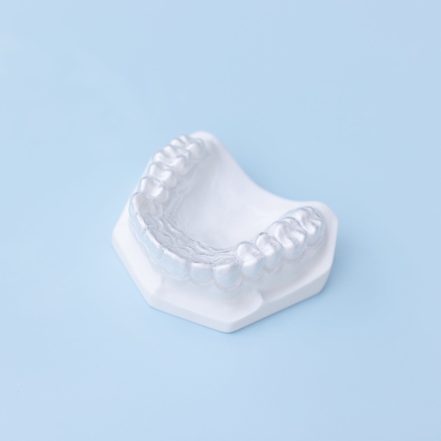 ESSIX ORTHODONTIC RETAINER